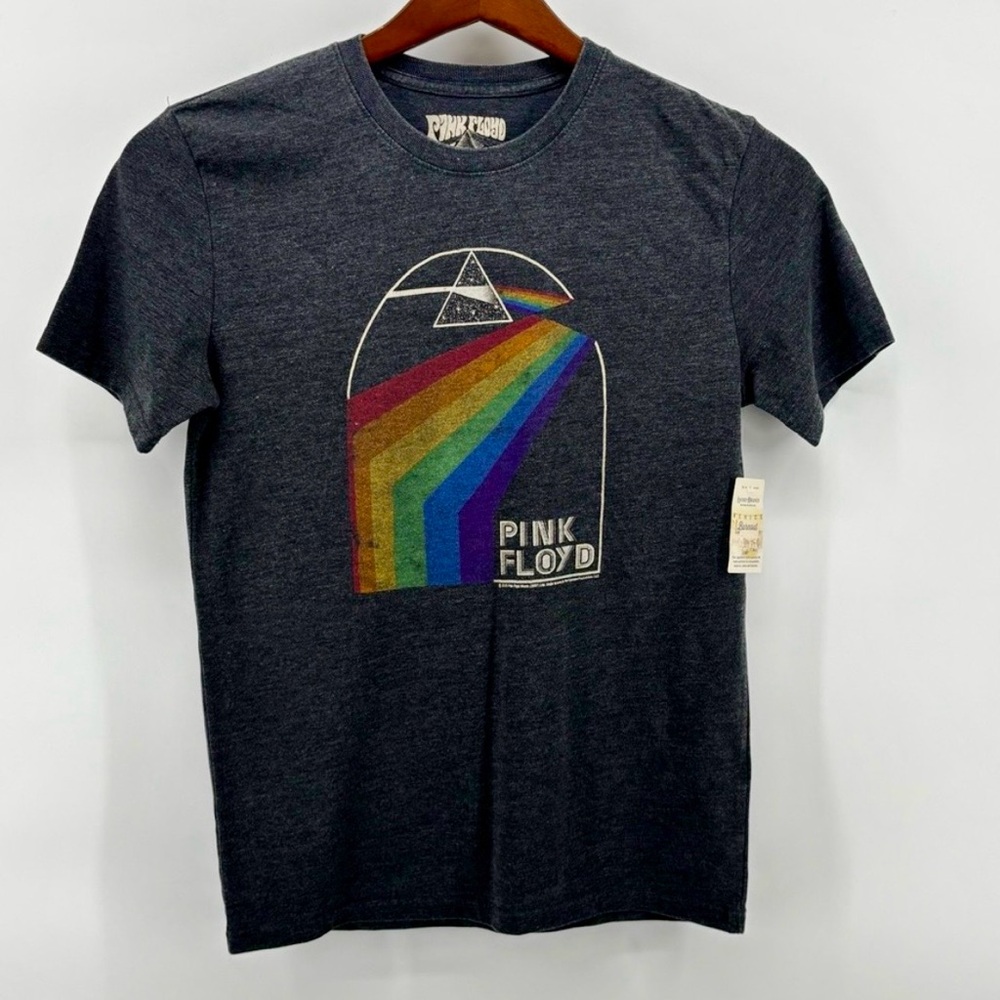 Lucky Brand - Pink Floyd, Dark Side of the Moon.